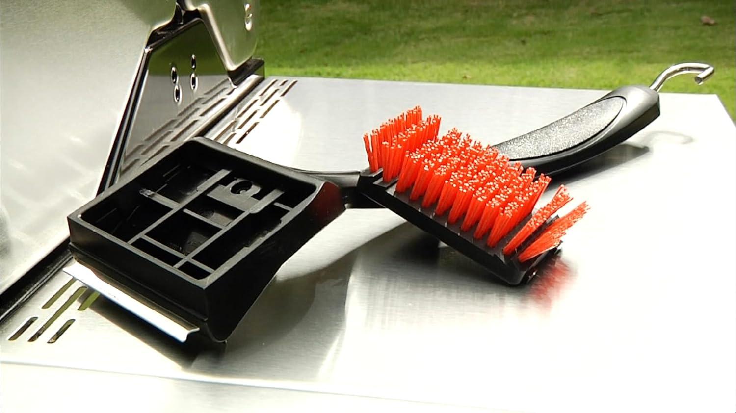 imageCharbroil SAFER Grill Brush Replacement Head 8666895Red